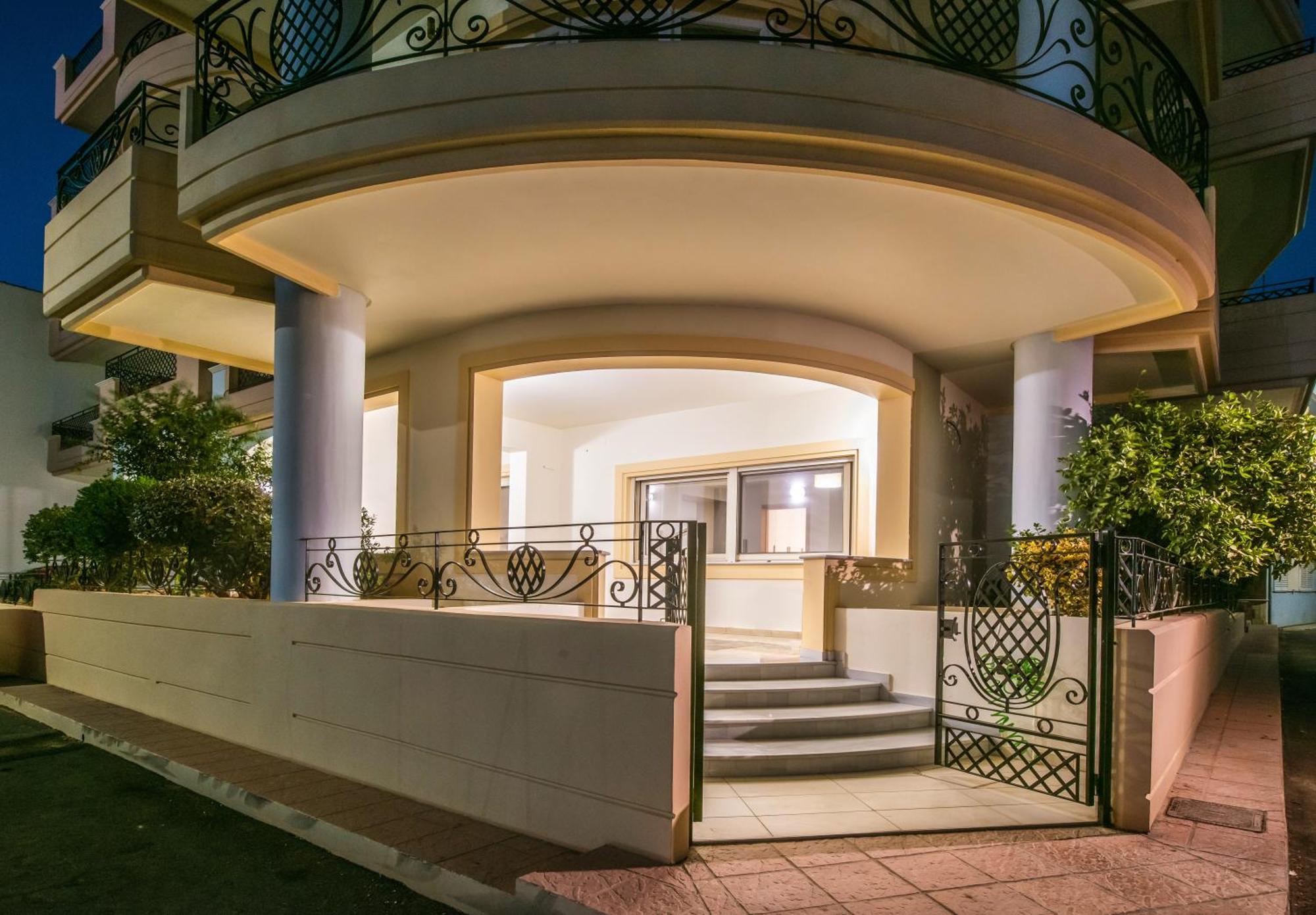 New Luxury Near Airport, Port & Town Center - Sonia Appartement *